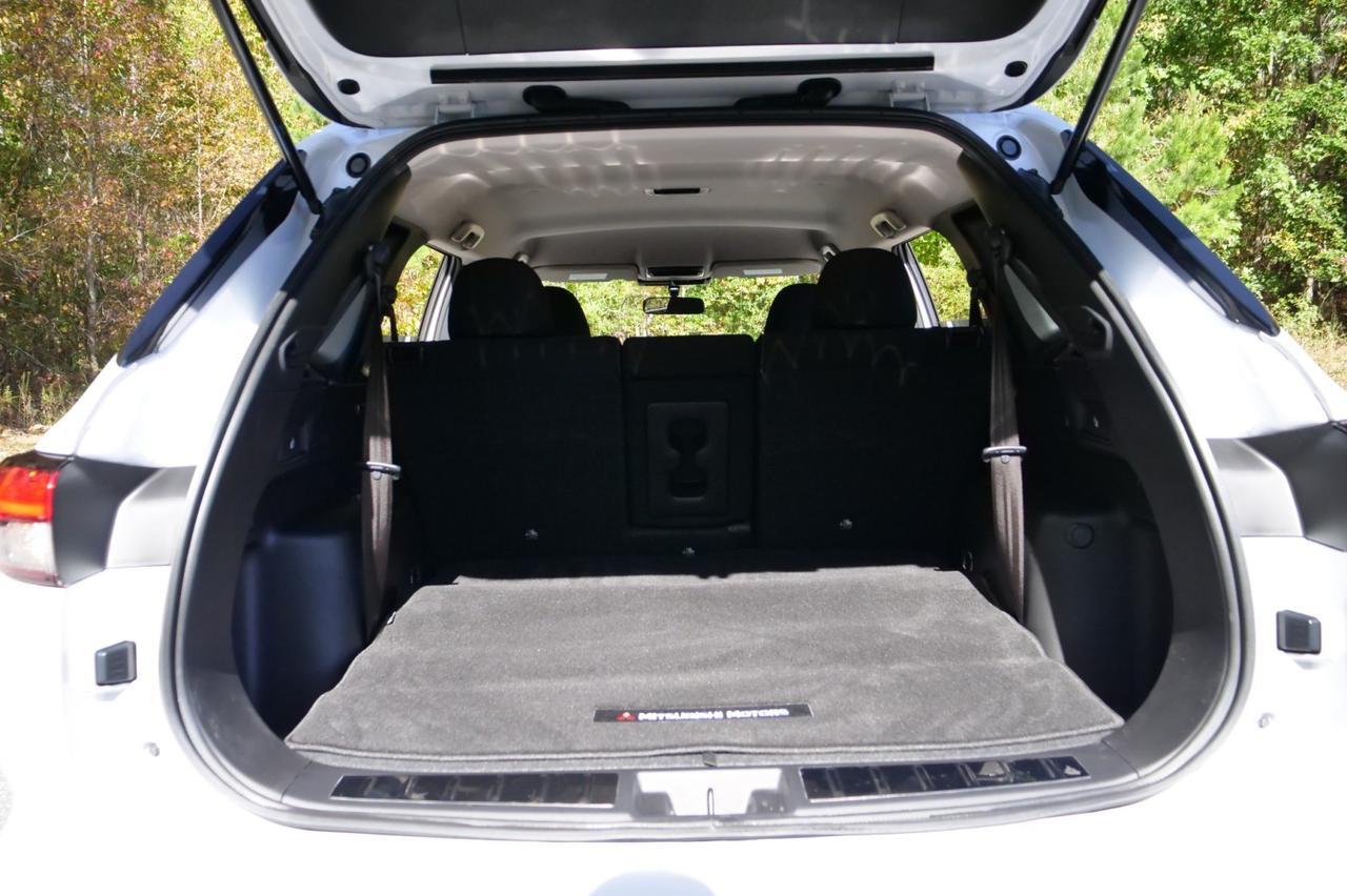 2024 Mitsubishi Outlander ES / CarPlay / Drive Mode Selection / Third Row! Lincolnton NC