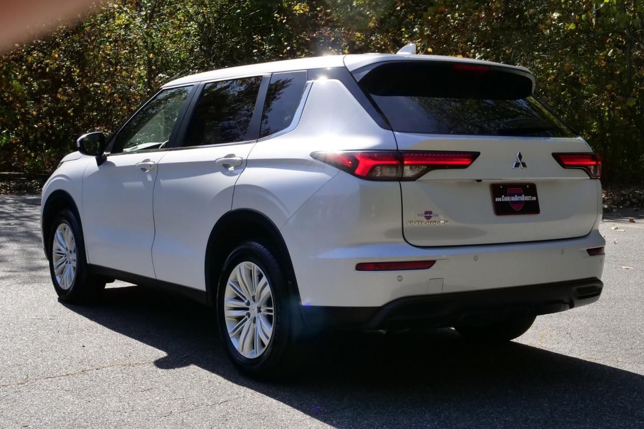 2024 Mitsubishi Outlander ES / CarPlay / Drive Mode Selection / Third Row! Lincolnton NC