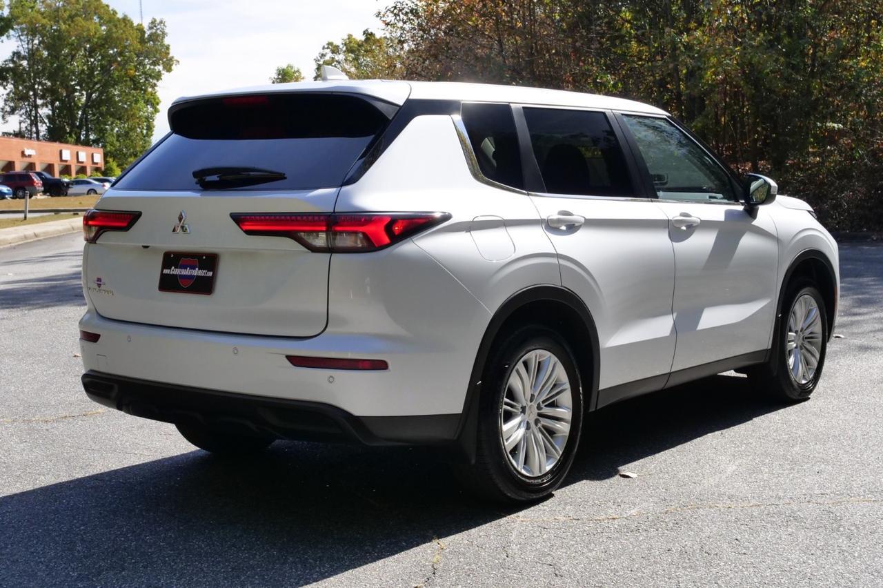 2024 Mitsubishi Outlander ES / CarPlay / Drive Mode Selection / Third Row! Lincolnton NC