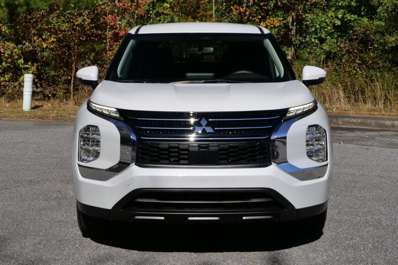 2024 Mitsubishi Outlander ES / CarPlay / Drive Mode Selection / Third Row! Lincolnton NC