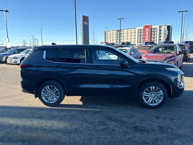 2024 Mitsubishi Outlander ES Grande Prairie AB