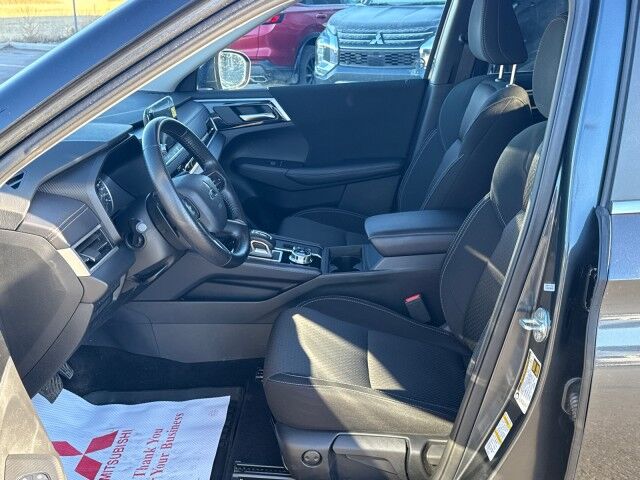 2024 Mitsubishi Outlander ES Grande Prairie AB