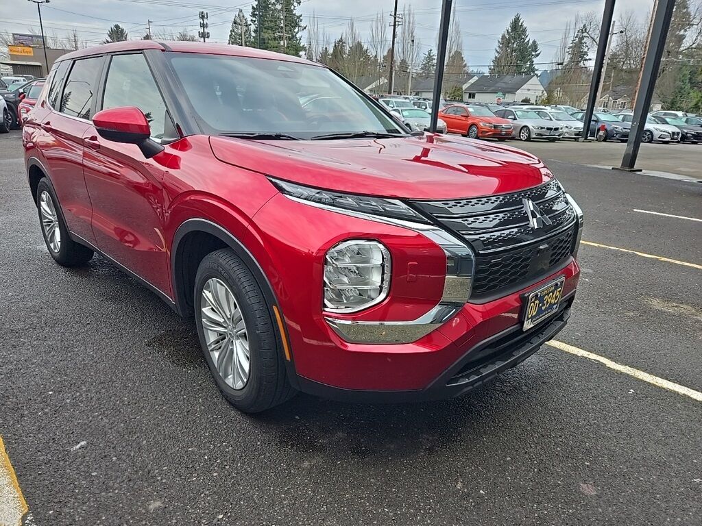 2024 Mitsubishi Outlander ES