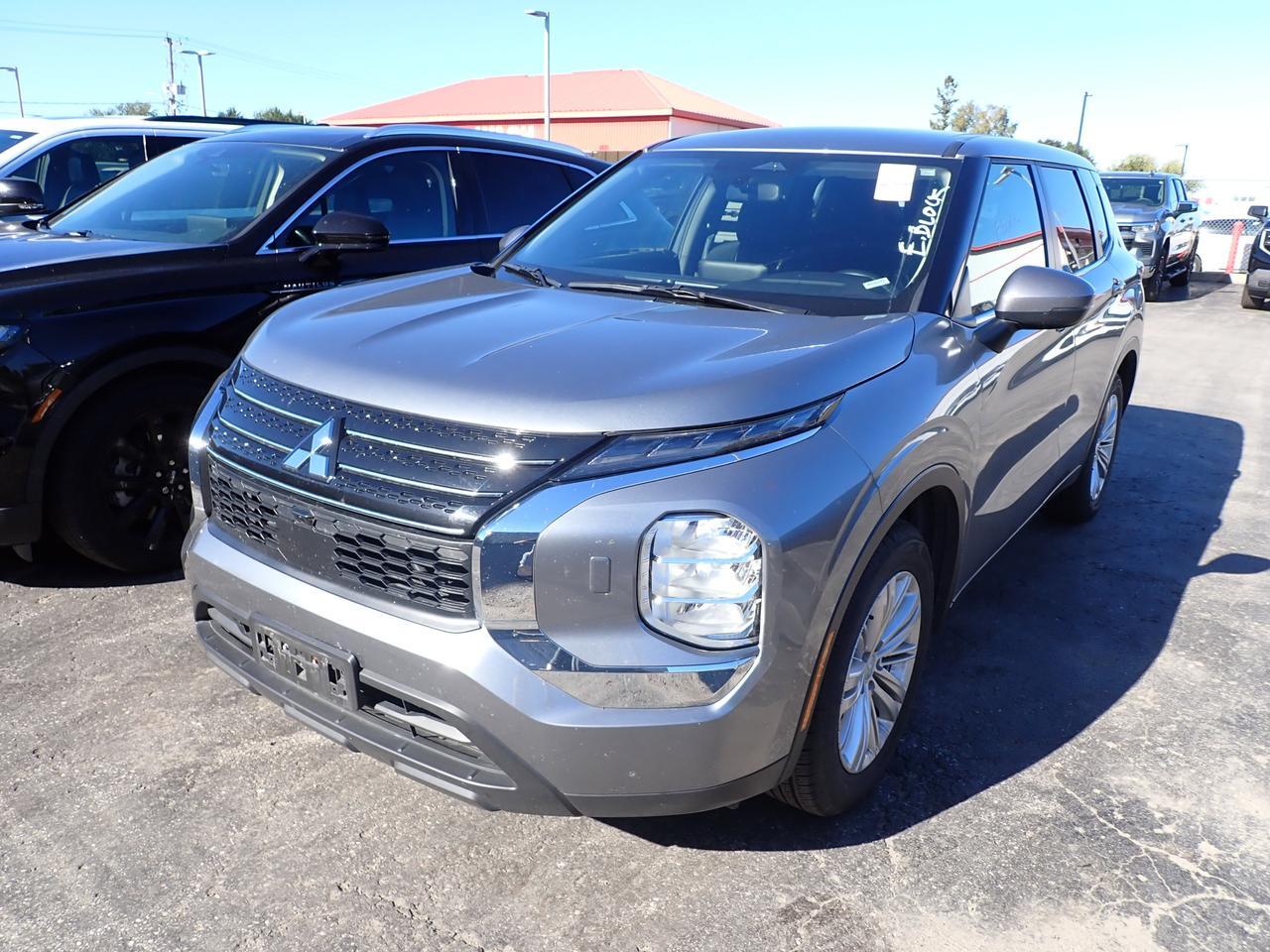 2024 Mitsubishi Outlander ES  S-AWC 7 PASS Listowel ON