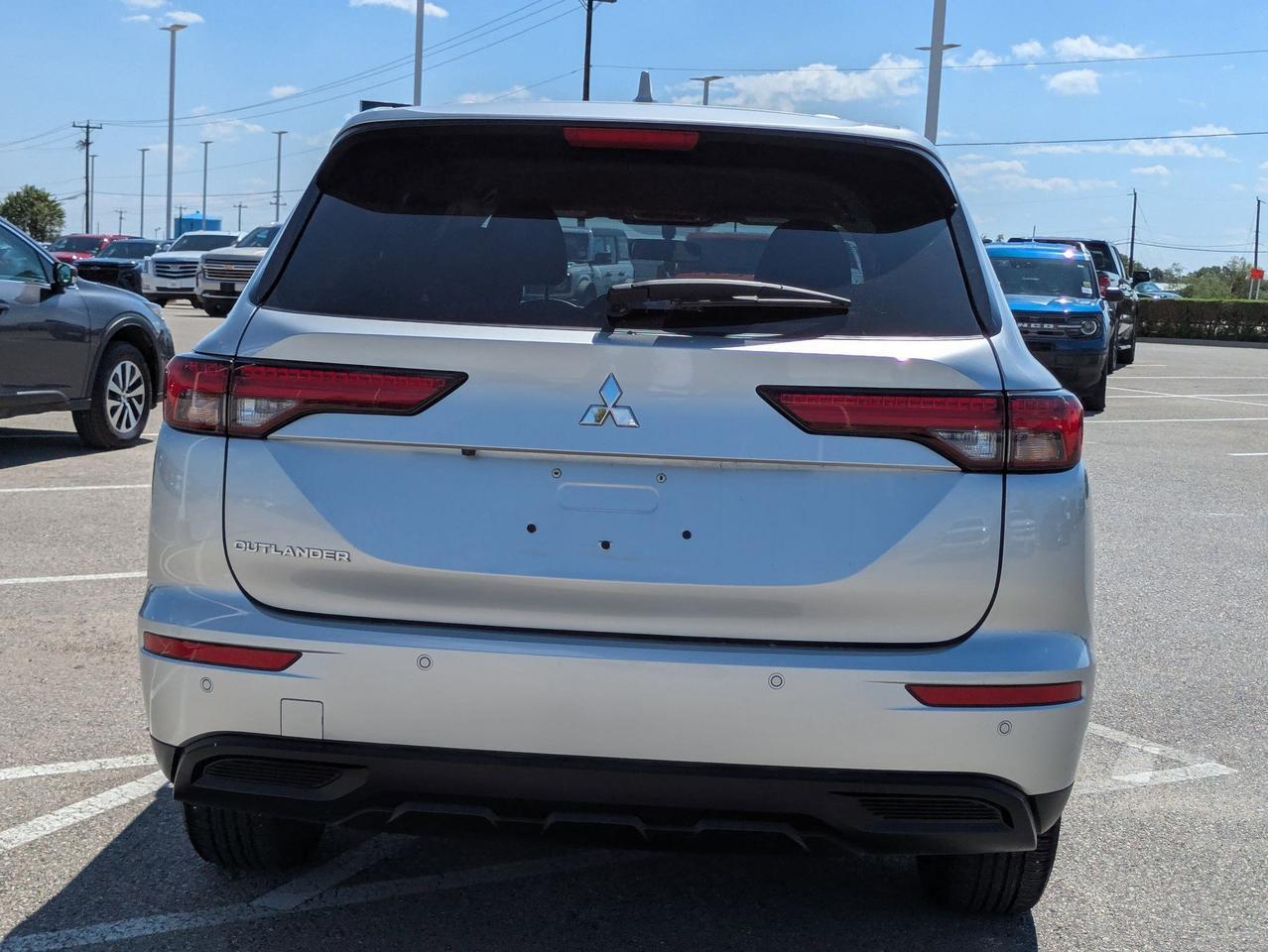 2024 Mitsubishi Outlander ES Castroville TX