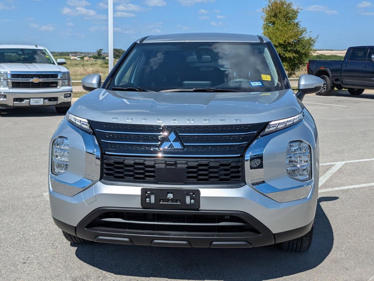 2024 Mitsubishi Outlander ES Castroville TX