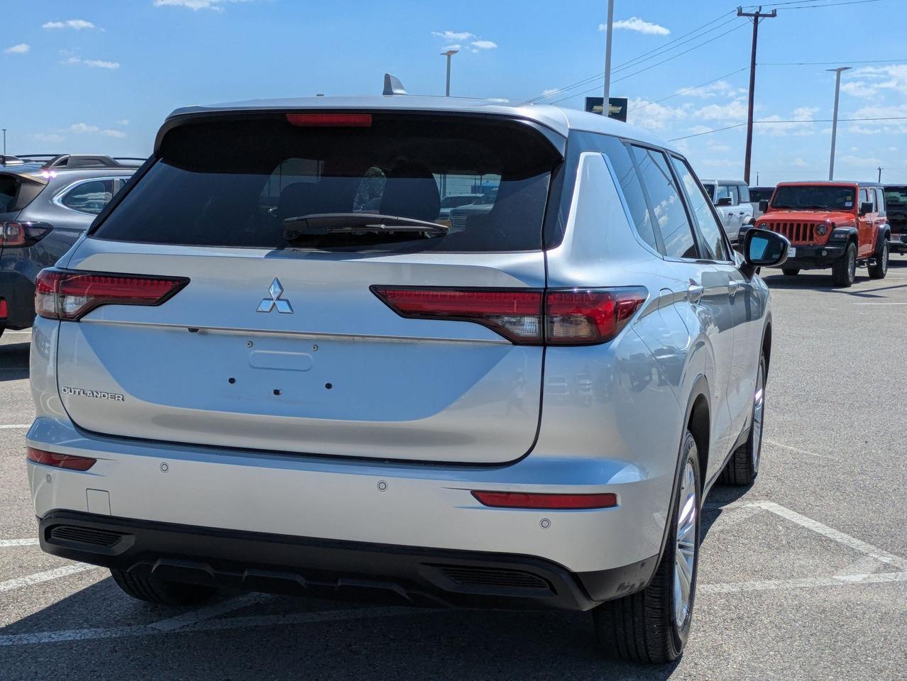 2024 Mitsubishi Outlander ES Castroville TX