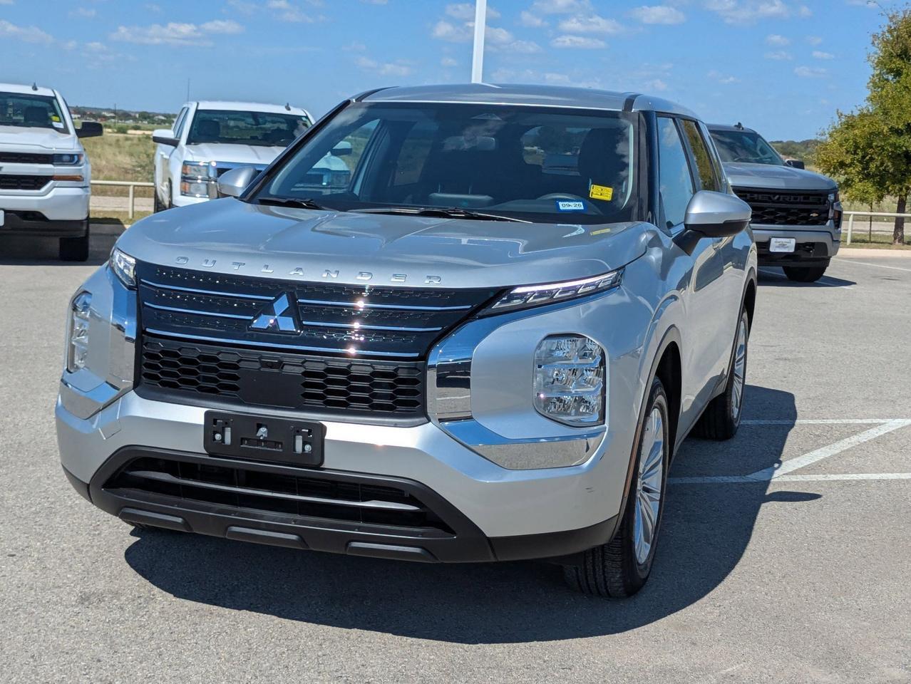 2024 Mitsubishi Outlander ES Castroville TX