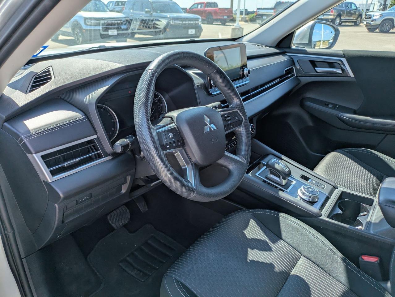 2024 Mitsubishi Outlander ES Castroville TX