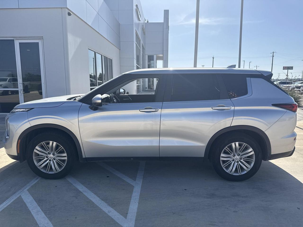 2024 Mitsubishi Outlander ES Castroville TX