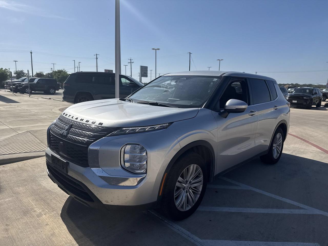 2024 Mitsubishi Outlander ES Castroville TX
