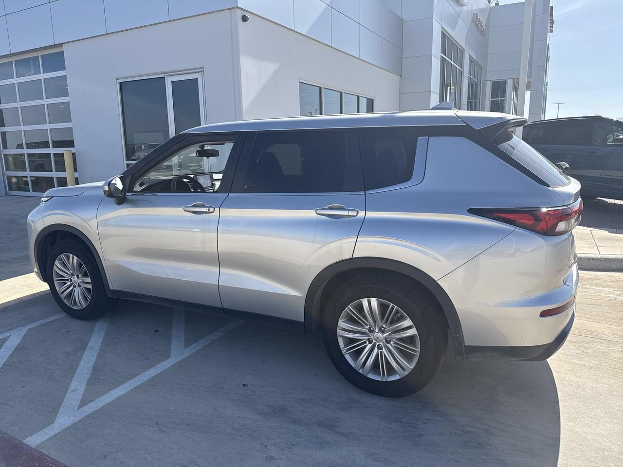 2024 Mitsubishi Outlander ES Castroville TX