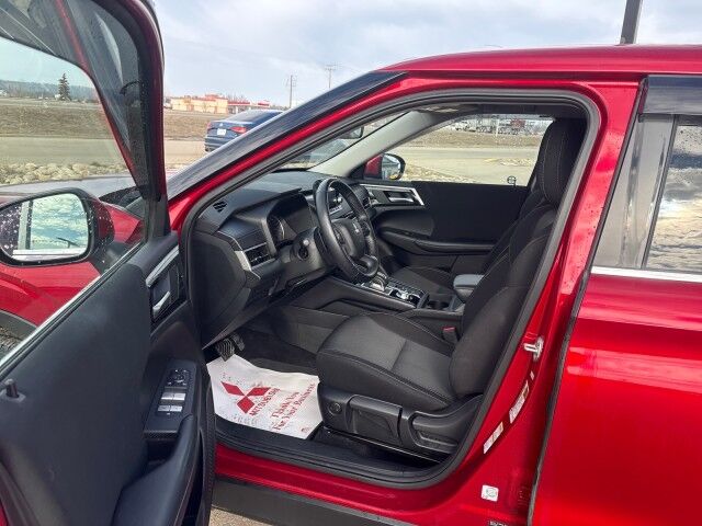 2024 Mitsubishi Outlander ES Whitecourt AB