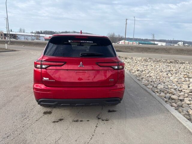 2024 Mitsubishi Outlander ES Whitecourt AB