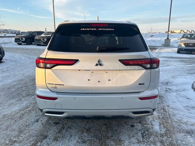 2024 Mitsubishi Outlander LE Whitecourt AB
