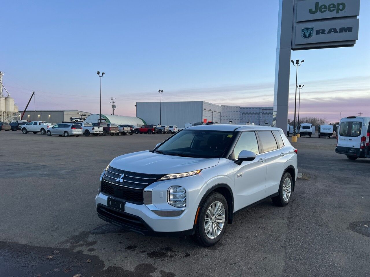 2024 Mitsubishi Outlander Plug-In Hybrid ES High Level AB