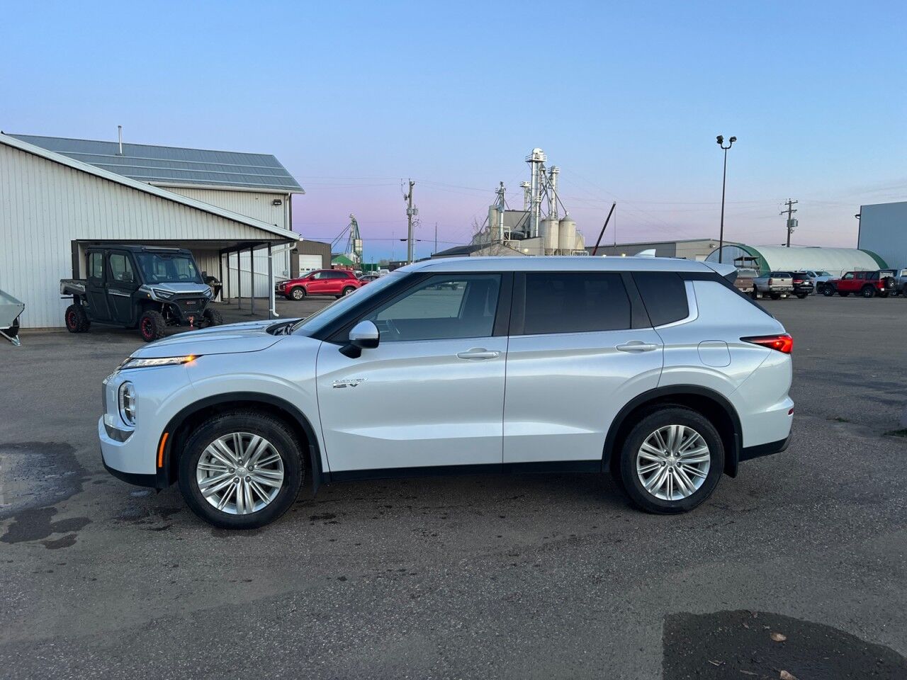 2024 Mitsubishi Outlander Plug-In Hybrid ES High Level AB