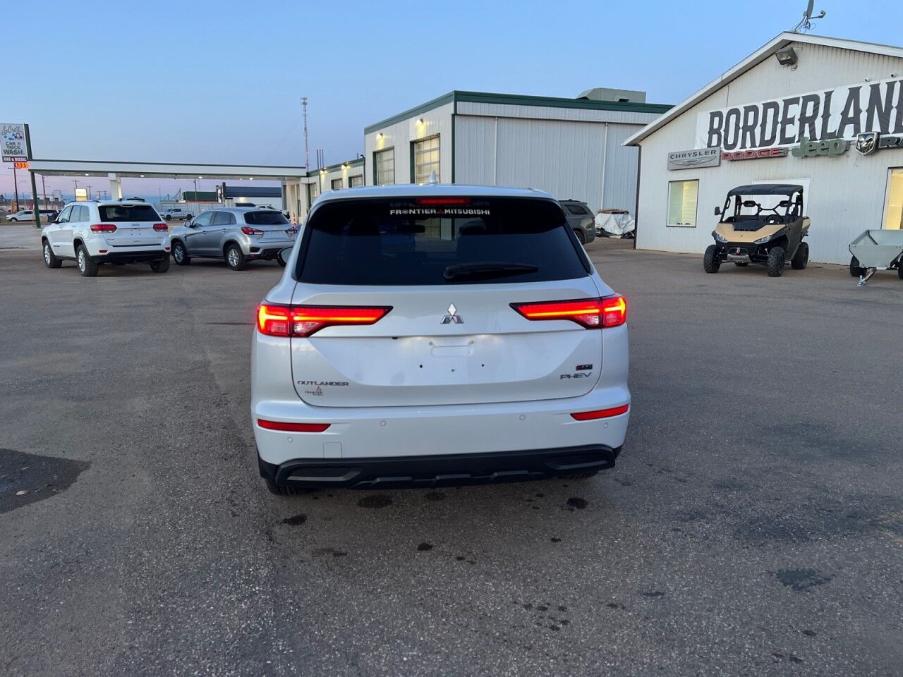 2024 Mitsubishi Outlander Plug-In Hybrid ES High Level AB