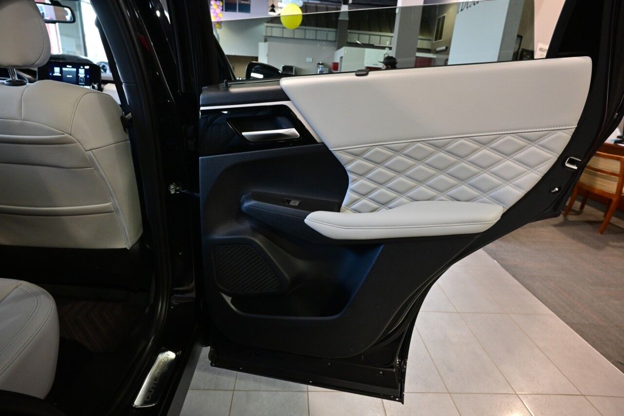 2024 Mitsubishi Outlander Plug-In Hybrid SEL Black Edition Springfield NJ
