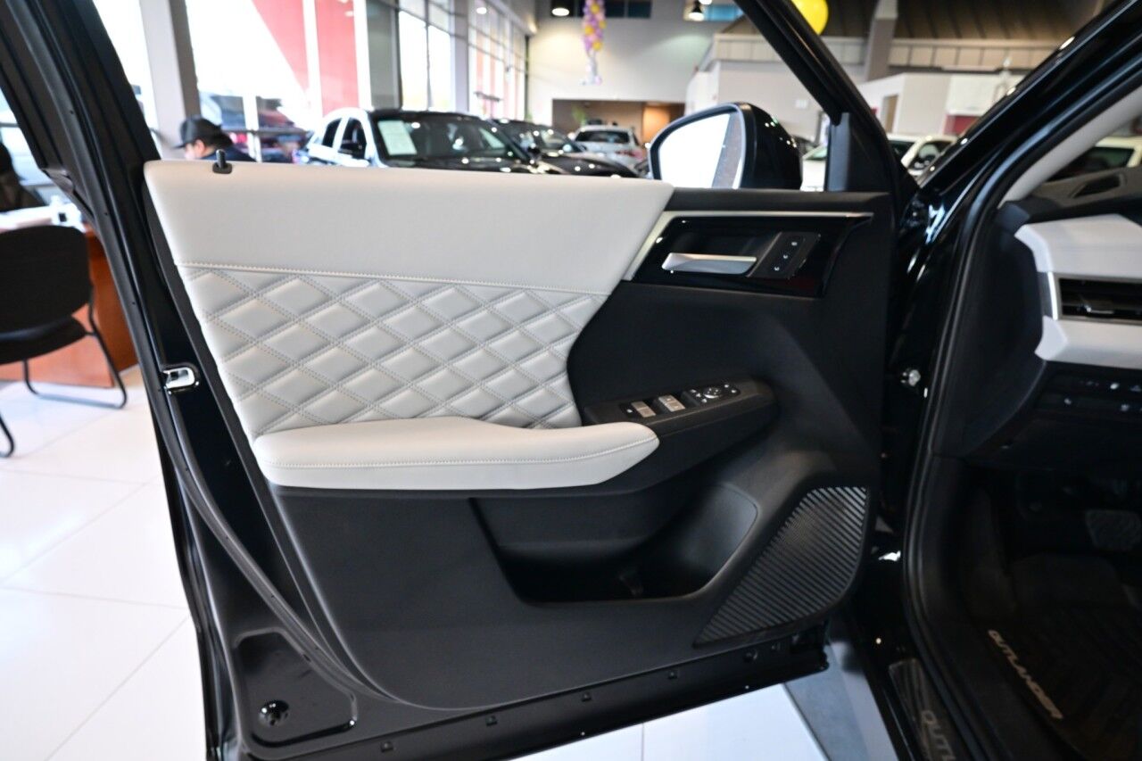 2024 Mitsubishi Outlander Plug-In Hybrid SEL Black Edition Springfield NJ