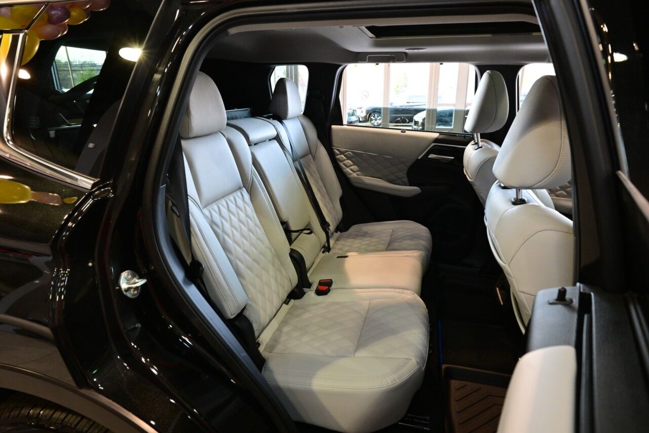 2024 Mitsubishi Outlander Plug-In Hybrid SEL Black Edition Springfield NJ