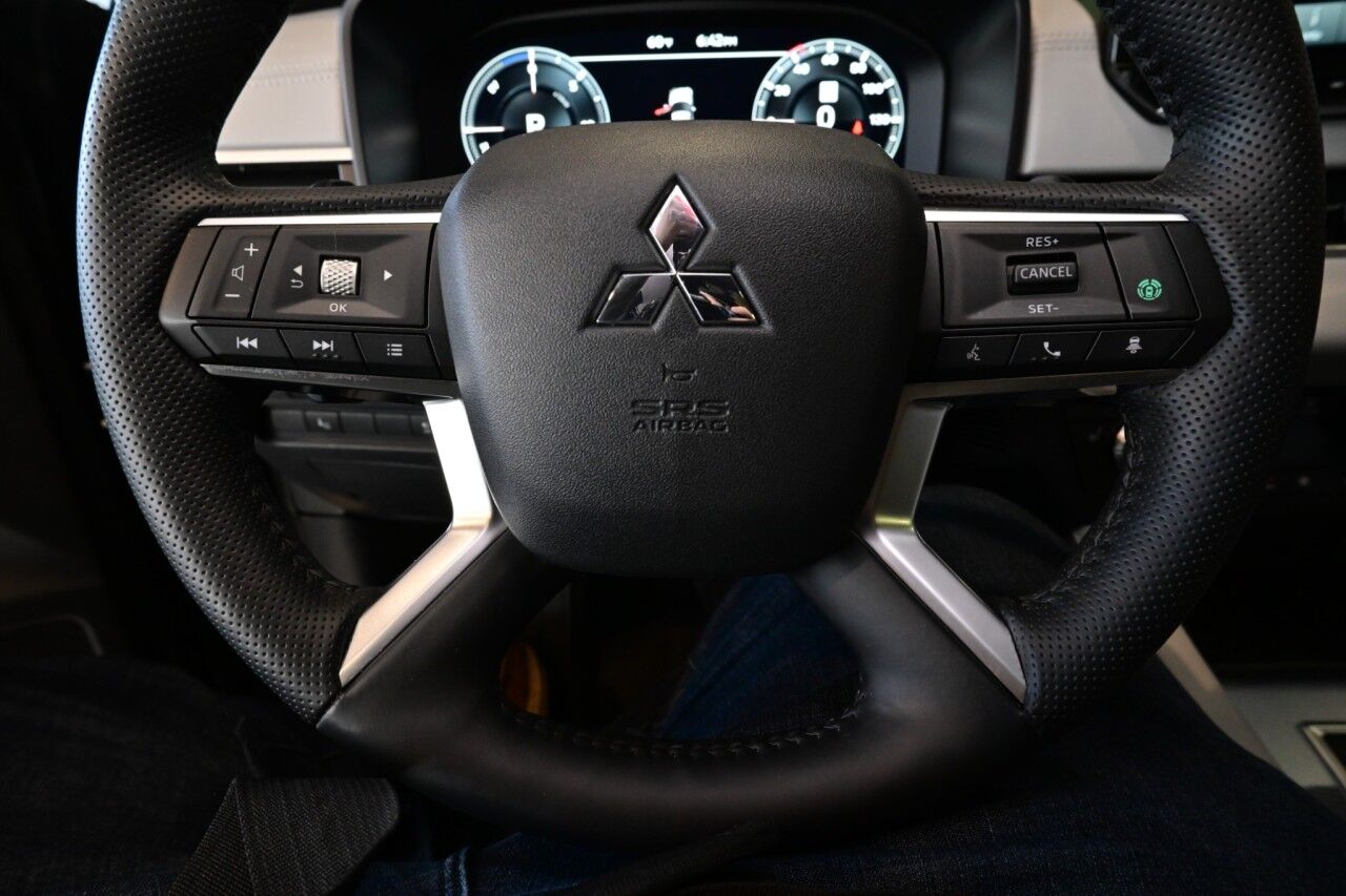 2024 Mitsubishi Outlander Plug-In Hybrid SEL Black Edition Springfield NJ