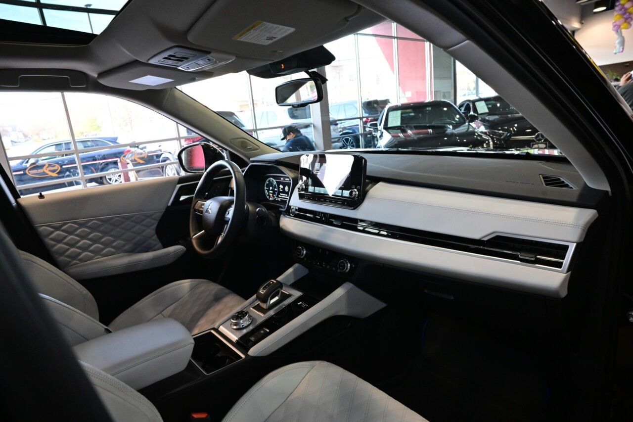 2024 Mitsubishi Outlander Plug-In Hybrid SEL Black Edition Springfield NJ
