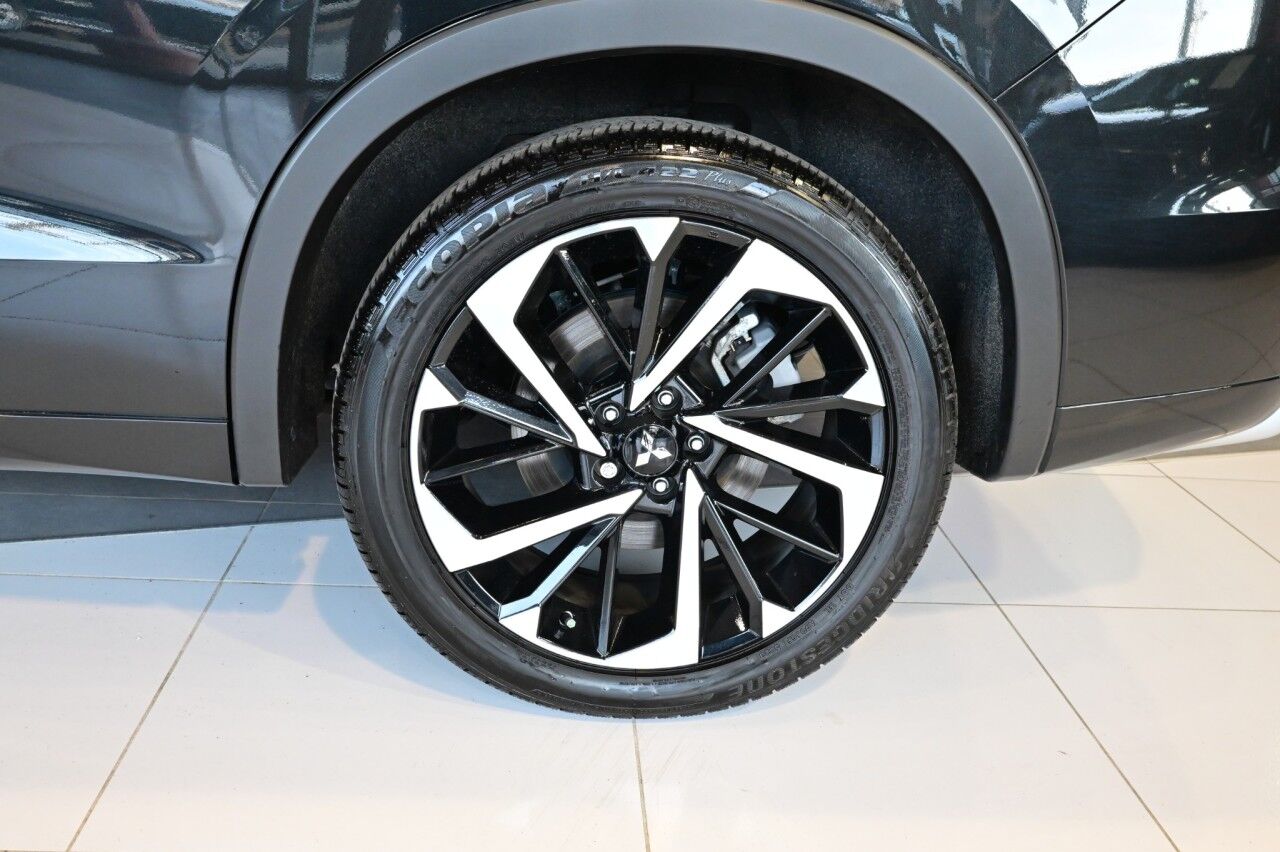 2024 Mitsubishi Outlander Plug-In Hybrid SEL Black Edition Springfield NJ