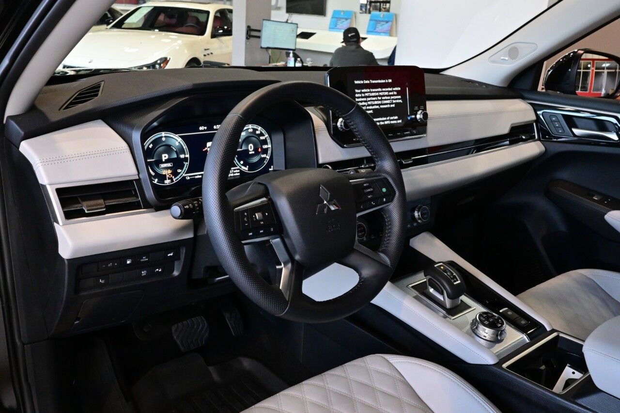 2024 Mitsubishi Outlander Plug-In Hybrid SEL Black Edition Springfield NJ