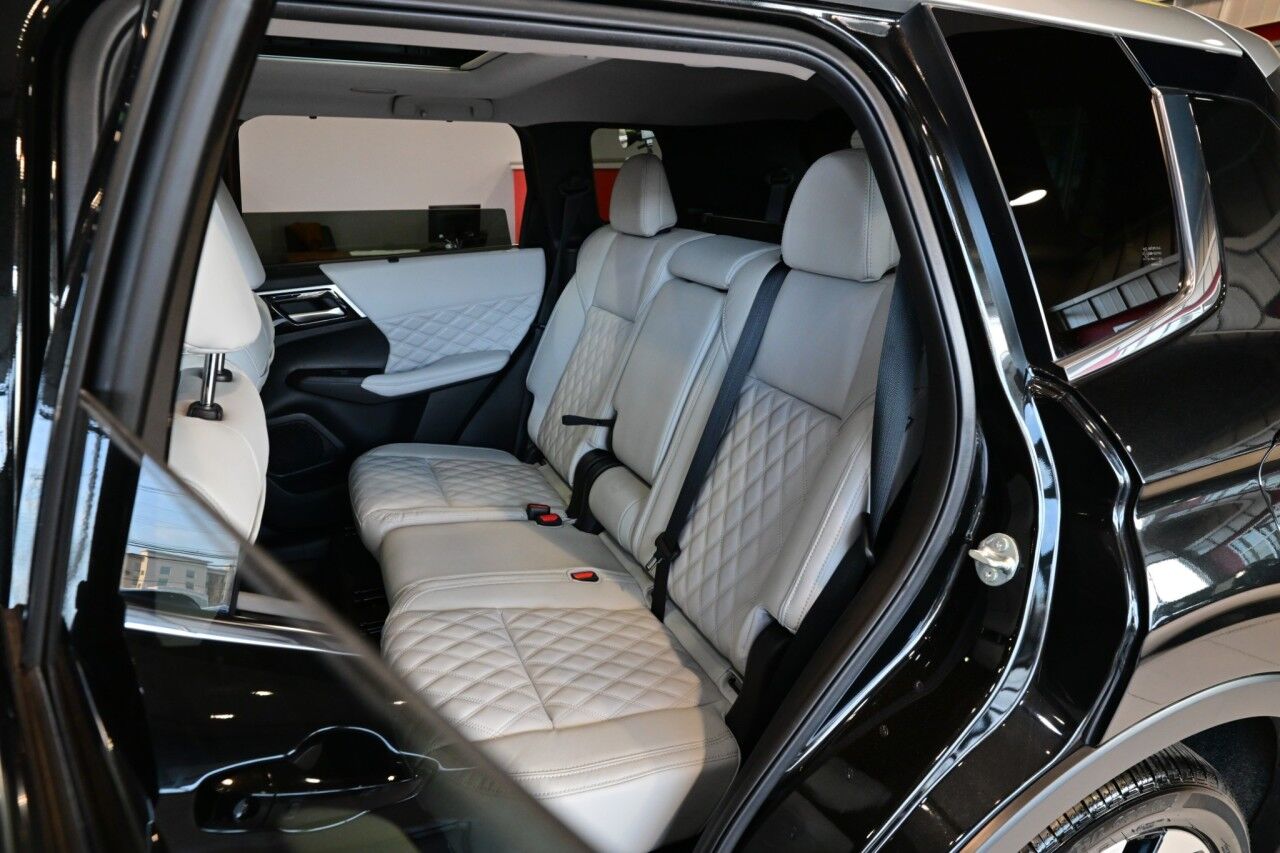 2024 Mitsubishi Outlander Plug-In Hybrid SEL Black Edition Springfield NJ