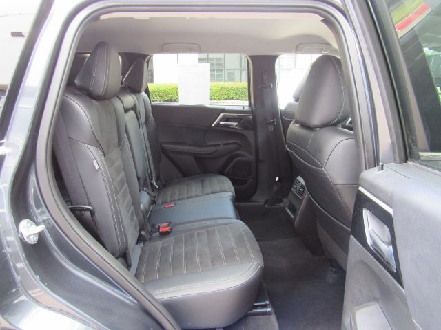 2024 Mitsubishi Outlander SE 2.5 2WD | SE Black Edition S-AWC | SE Black Edition w/Pano Roof S-AWC Plano TX