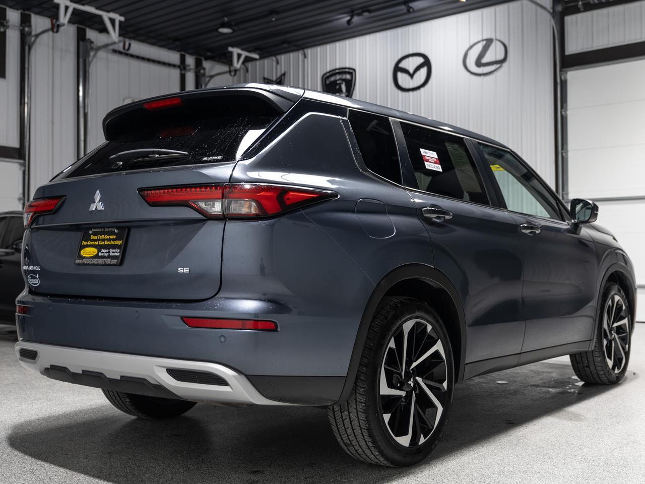 2024 Mitsubishi Outlander SE AWD 7-Passenger Cranberry PA