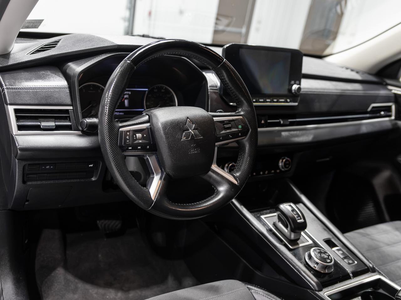 2024 Mitsubishi Outlander SE AWD 7-Passenger Cranberry PA
