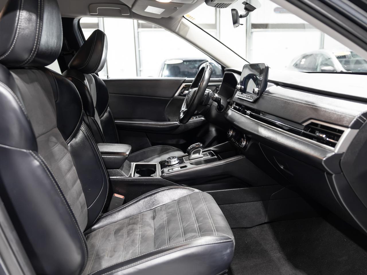 2024 Mitsubishi Outlander SE AWD 7-Passenger Cranberry PA