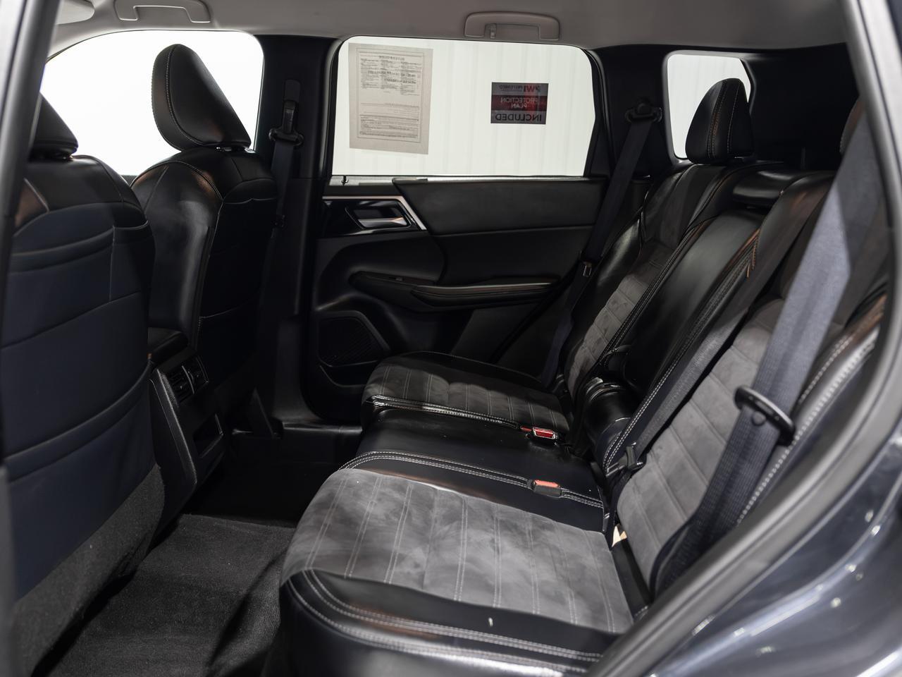 2024 Mitsubishi Outlander SE AWD 7-Passenger Cranberry PA