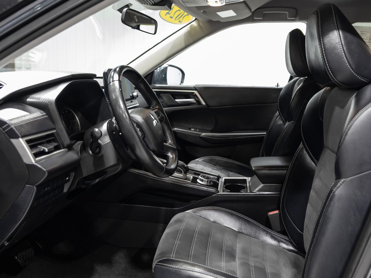 2024 Mitsubishi Outlander SE AWD 7-Passenger Cranberry PA