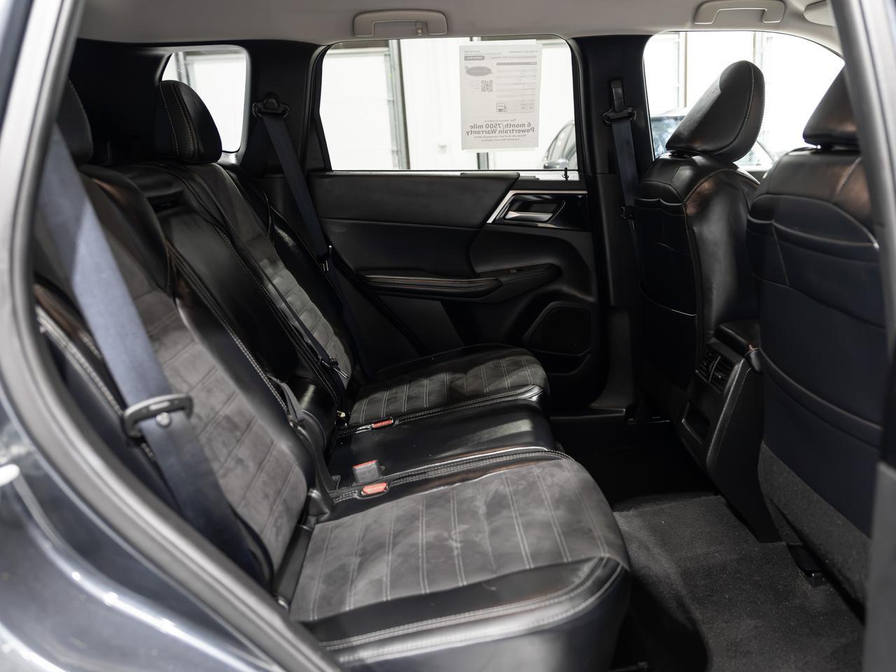 2024 Mitsubishi Outlander SE AWD 7-Passenger Cranberry PA
