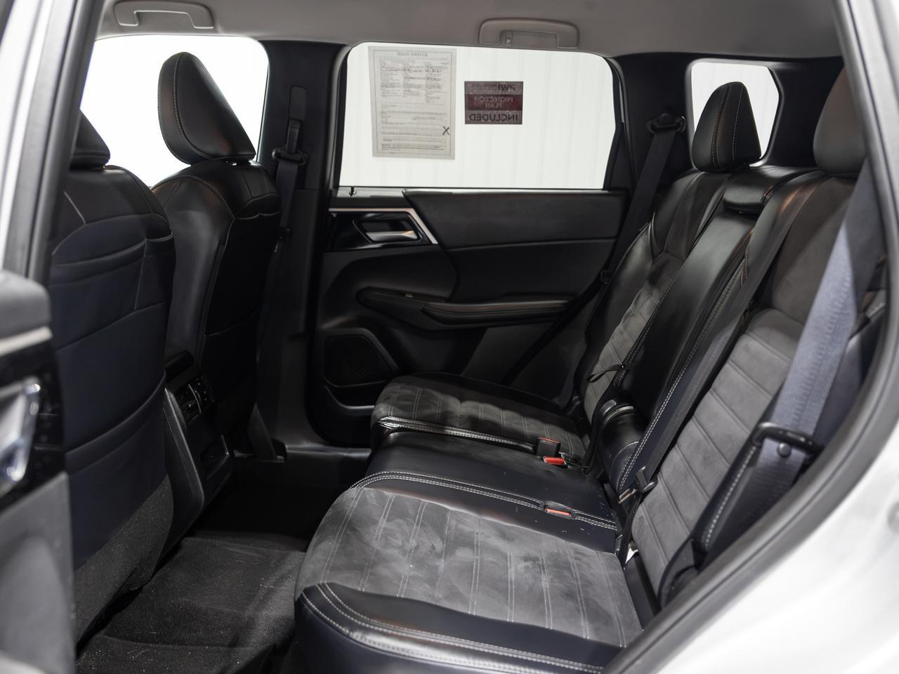 2024 Mitsubishi Outlander SE AWD 7-Passenger NAV Cranberry PA
