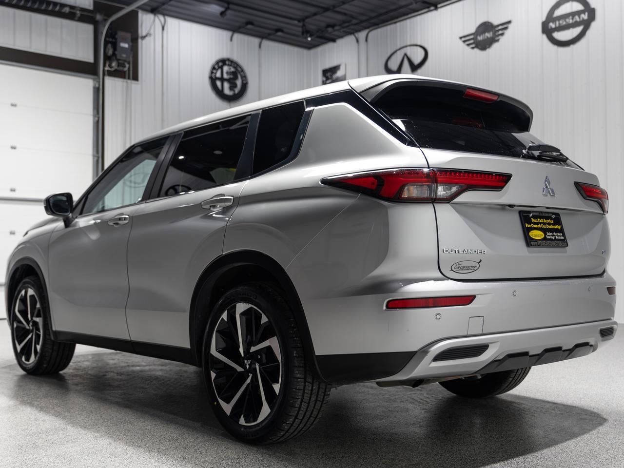 2024 Mitsubishi Outlander SE AWD 7-Passenger NAV Cranberry PA