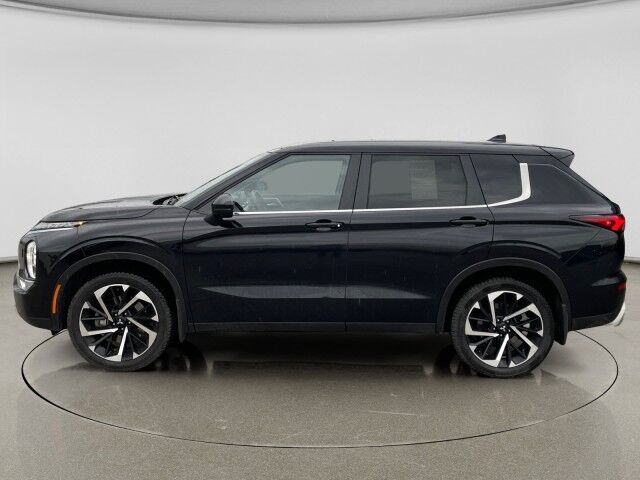 2024 Mitsubishi Outlander SE Black Edition Cleveland OH