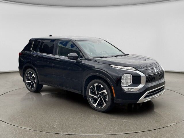 2024 Mitsubishi Outlander SE Black Edition Cleveland OH