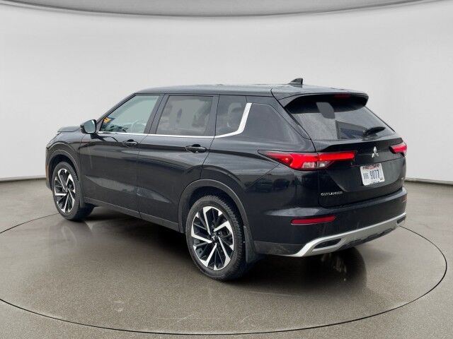 2024 Mitsubishi Outlander SE Black Edition Cleveland OH