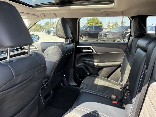 2024 Mitsubishi Outlander SE Black Edition w/Pano Roof Crestwood KY