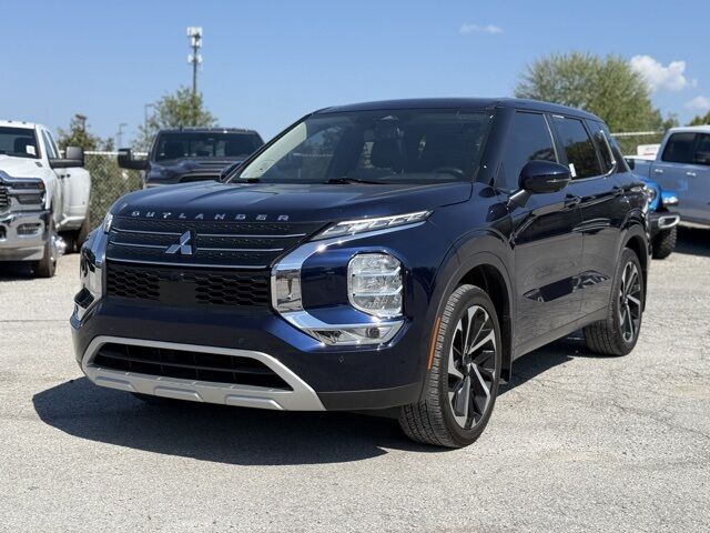 2024 Mitsubishi Outlander SE Black Edition w/Pano Roof Crestwood KY