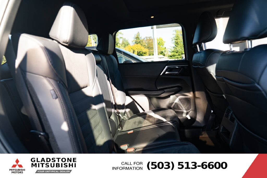2024 Mitsubishi Outlander SE Black Edition w/Pano Roof Milwaukie OR