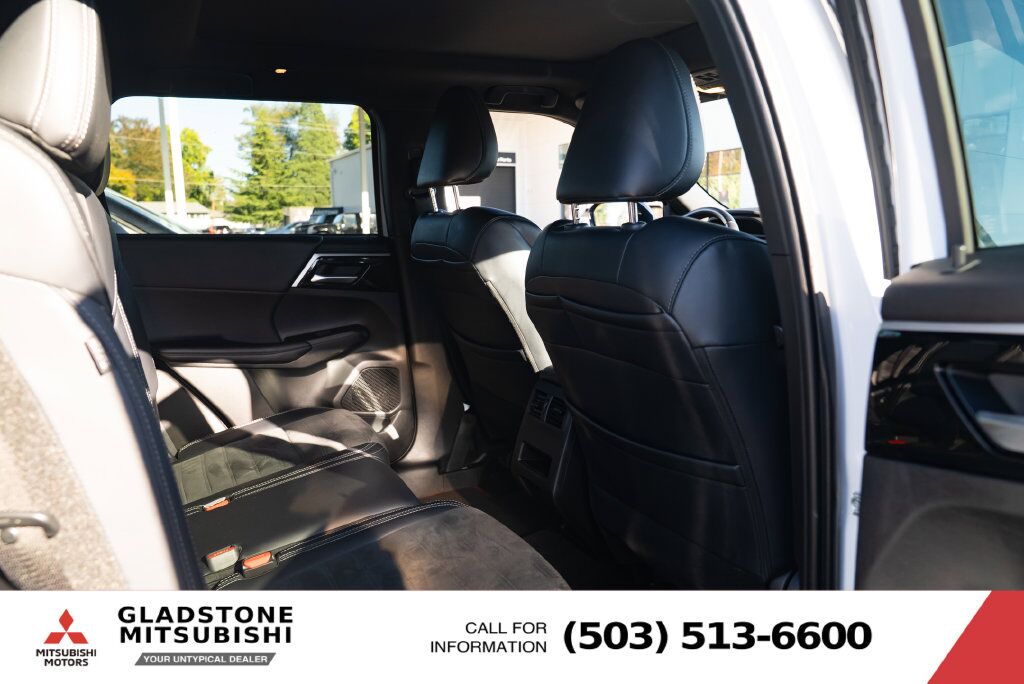 2024 Mitsubishi Outlander SE Black Edition w/Pano Roof Milwaukie OR