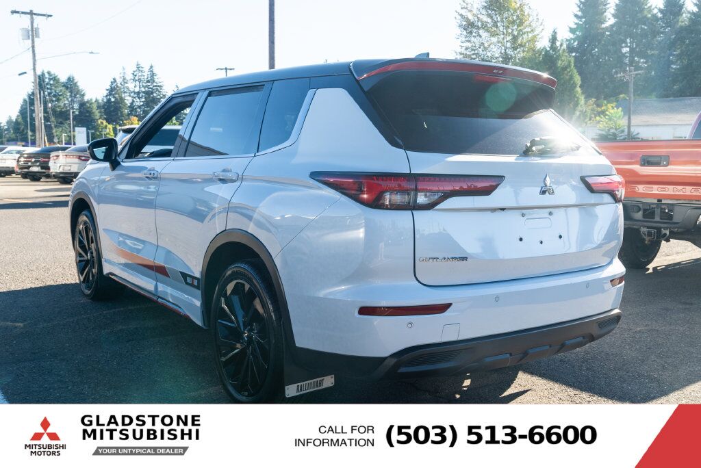2024 Mitsubishi Outlander SE Black Edition w/Pano Roof Milwaukie OR