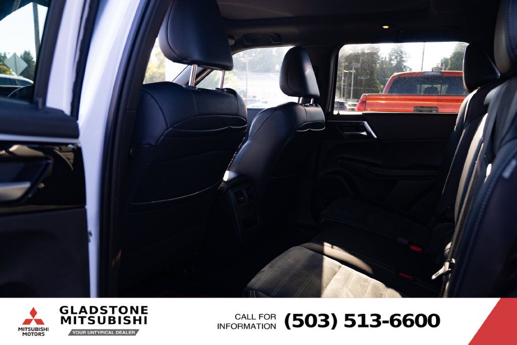 2024 Mitsubishi Outlander SE Black Edition w/Pano Roof Milwaukie OR