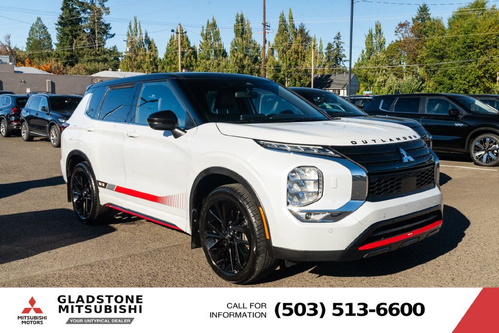 2024 Mitsubishi Outlander SE Black Edition w/Pano Roof