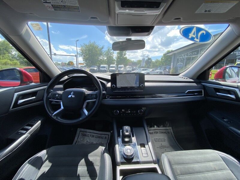 2024 Mitsubishi Outlander SE Bristol  PA